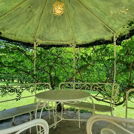 לינה וארוחת בוקר Le Palme 4*